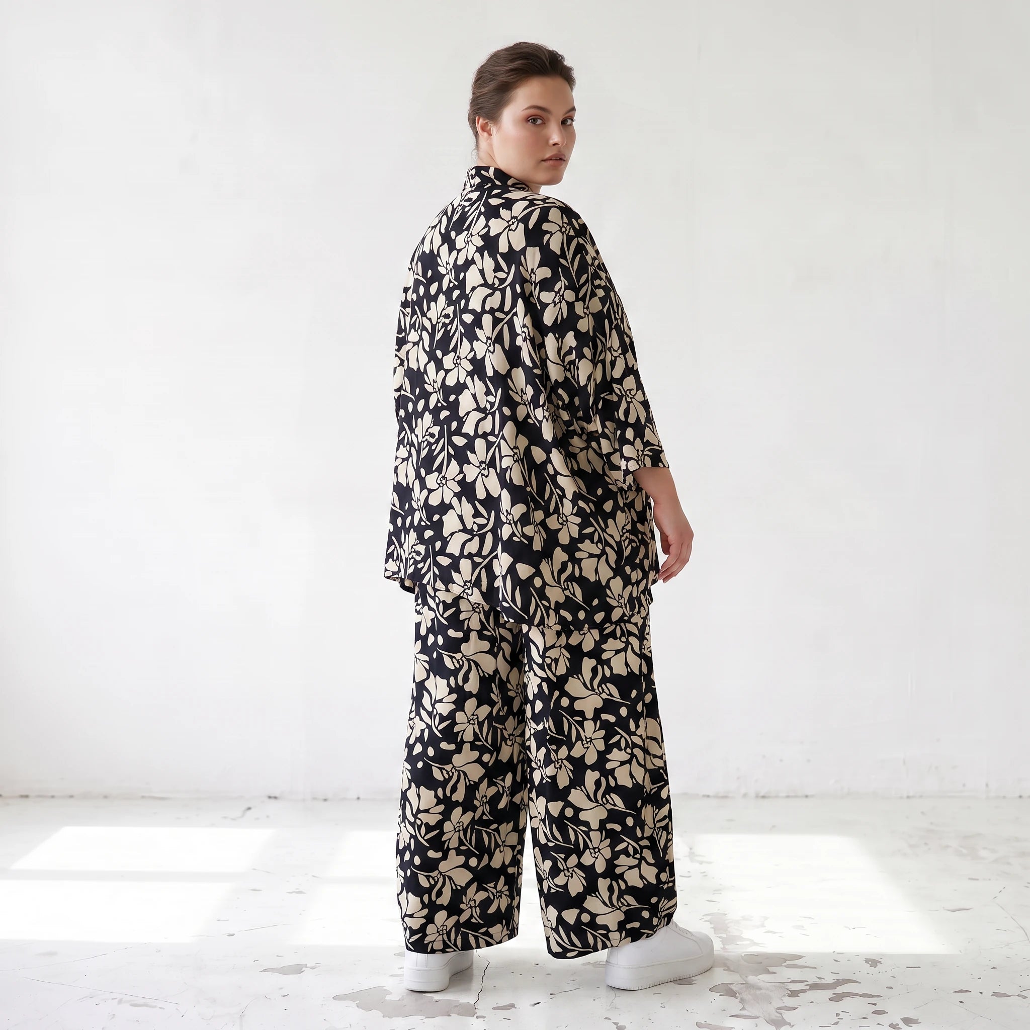 Damen Hose Lagenlook Viskose Schwarz/Ecru, Ballonschnitt, Elastikbund, Oversize große Größen – AKH Fashion