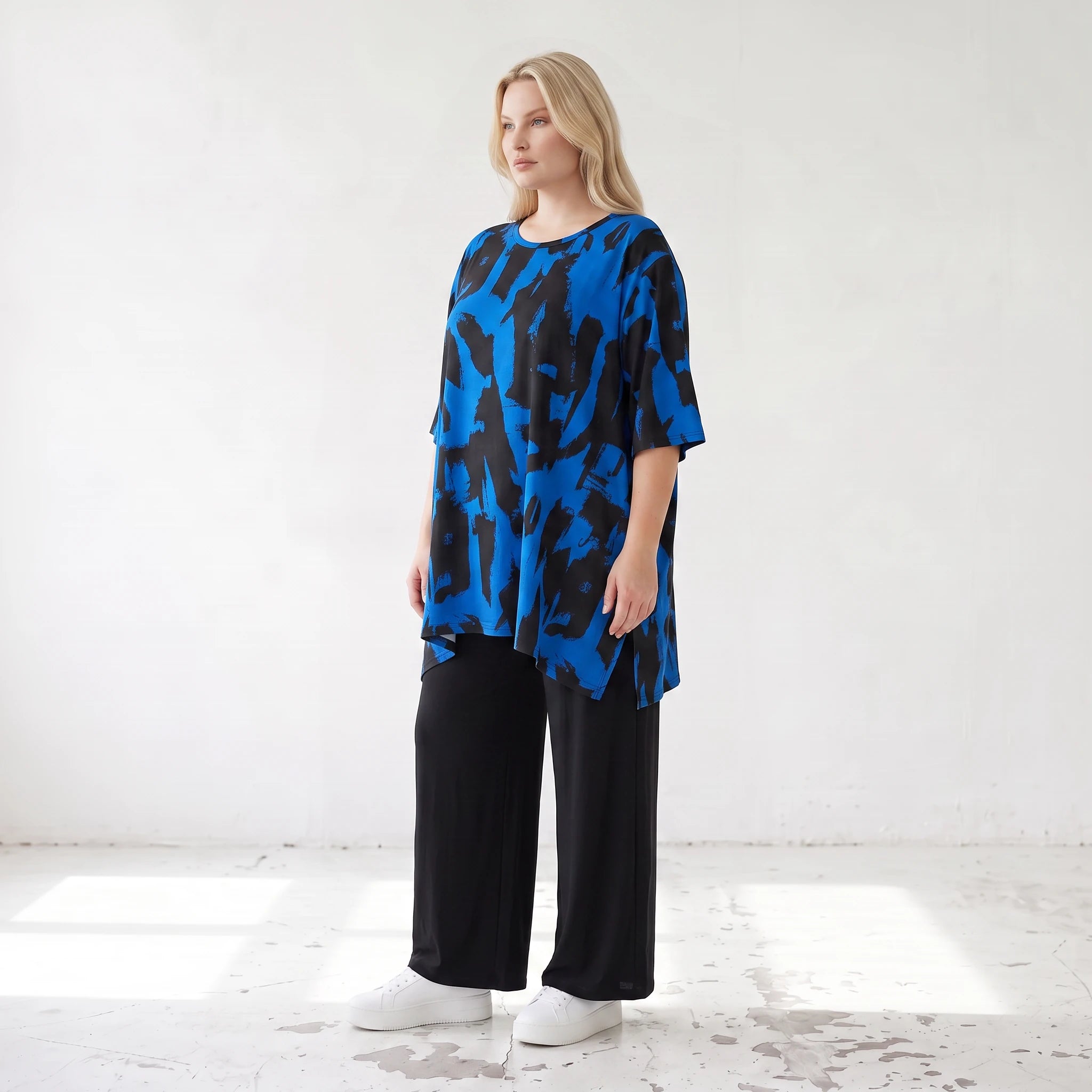Damen Shirt Lagenlook Baumwolle Blau/Schwarz, A-Linie, Kurzarm, Seitenschlitze, Oversize große Größen – Funky Diva