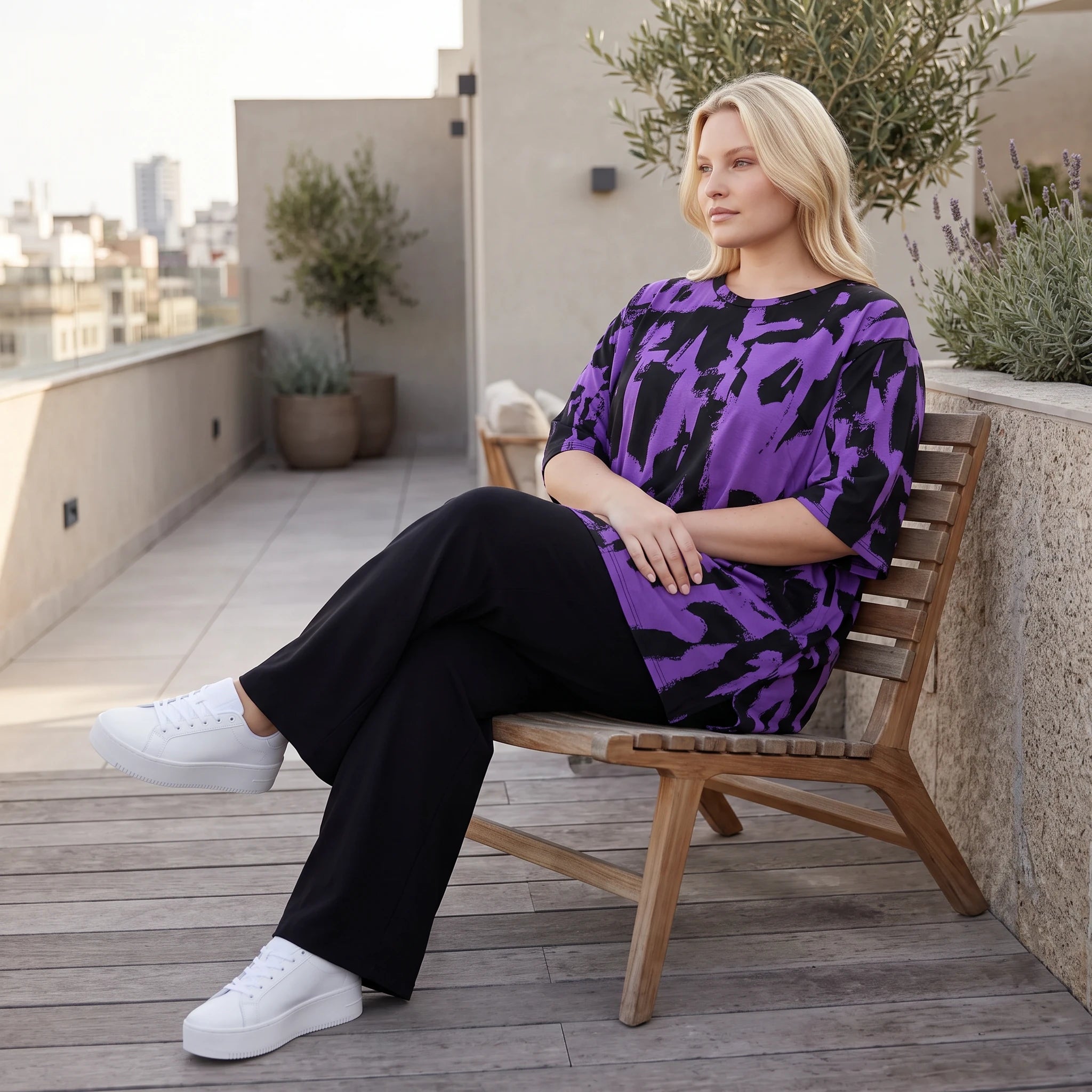 Damen Shirt Lagenlook Baumwolle Violett/Schwarz, A-Linie, Kurzarm, Seitenschlitze, Oversize große Größen – Funky Diva