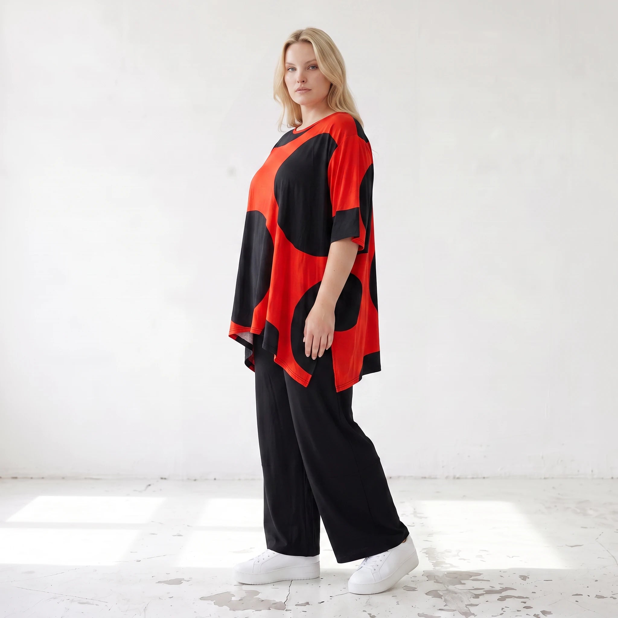 Damen Shirt Lagenlook Baumwolle Rot/Schwarz, A-Linie, Punkte, Kurzarm, Seitenschlitze, Oversize große Größen – Funky Diva