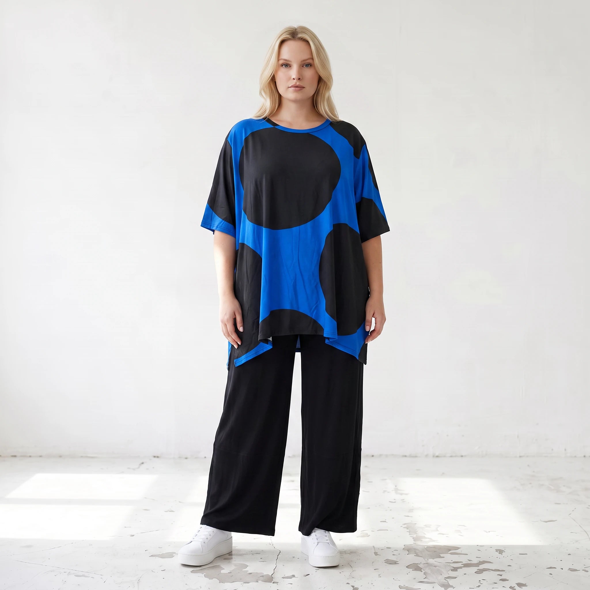 Damen Shirt Lagenlook Baumwolle Blau/Schwarz, A-Linie, Punkte, Kurzarm, Oversize große Größen – Funky Diva