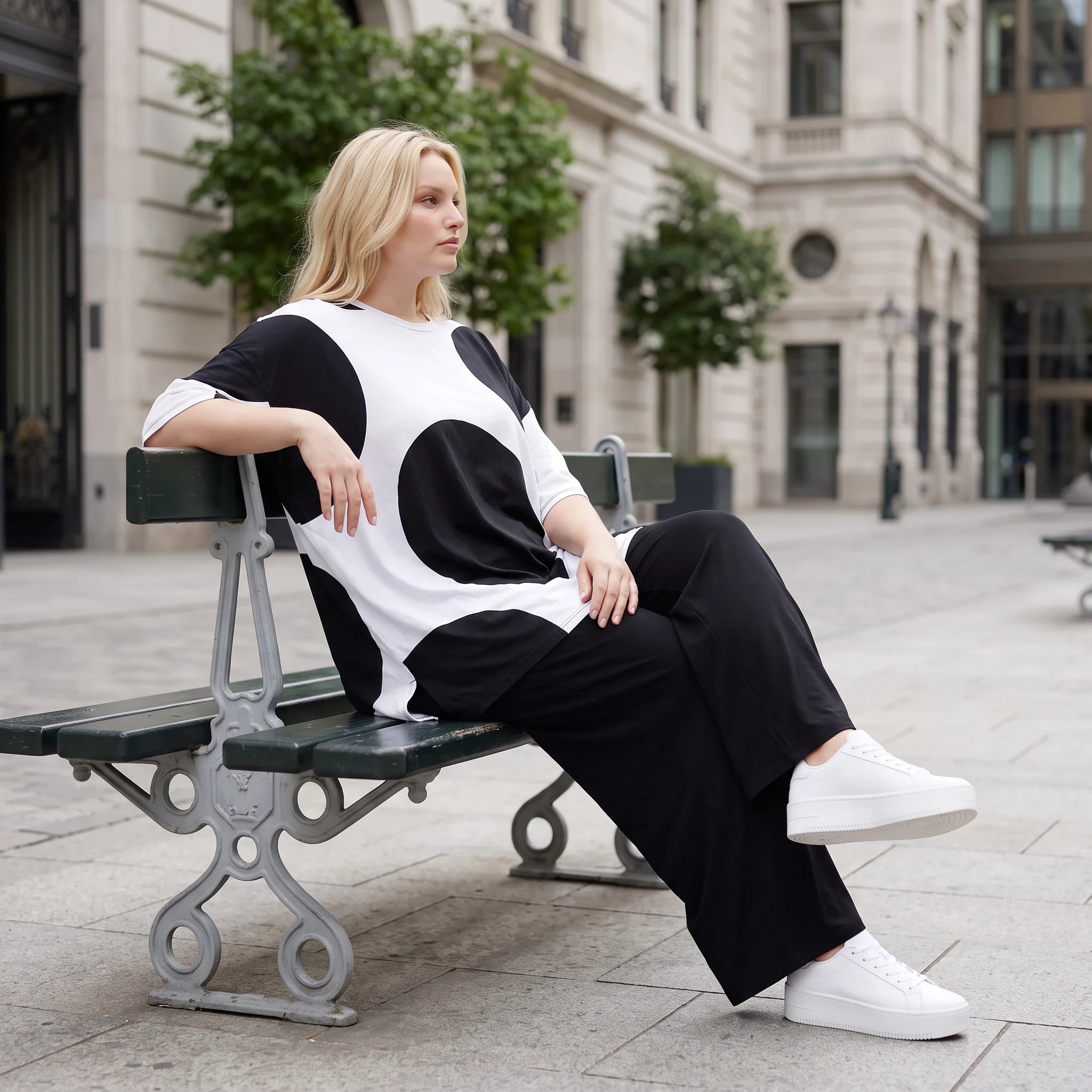 Damen Shirt Lagenlook Baumwolle Schwarz/Weiß, A-Linie, Punkte, Kurzarm, Seitenschlitze, Oversize große Größen – Funky Diva