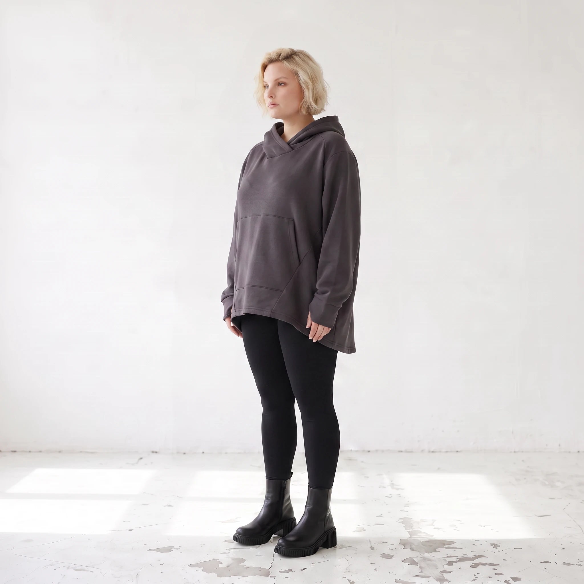 Damen Hoody Lagenlook Baumwolle Dunkelgrau, gerundeter Schnitt, Kängurutasche, Oversize große Größen – Rafay