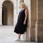 Damen Kleid Lagenlook Lyocell Schwarz, Ballonschnitt, ärmellos, Flügeltaschen, Oversize große Größen – AKH Premium