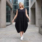 Damen Kleid Lagenlook Lyocell Schwarz, Ballonschnitt, ärmellos, Flügeltaschen, Oversize große Größen – AKH Premium
