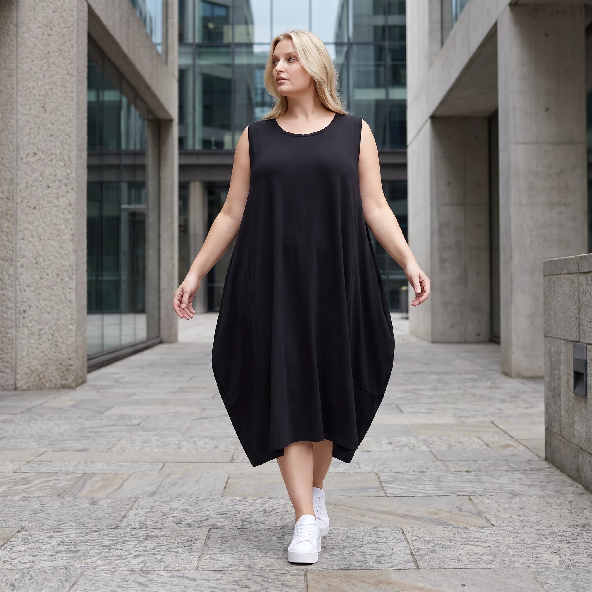 Damen Kleid Lagenlook Lyocell Schwarz, Ballonschnitt, ärmellos, Flügeltaschen, Oversize große Größen – AKH Premium
