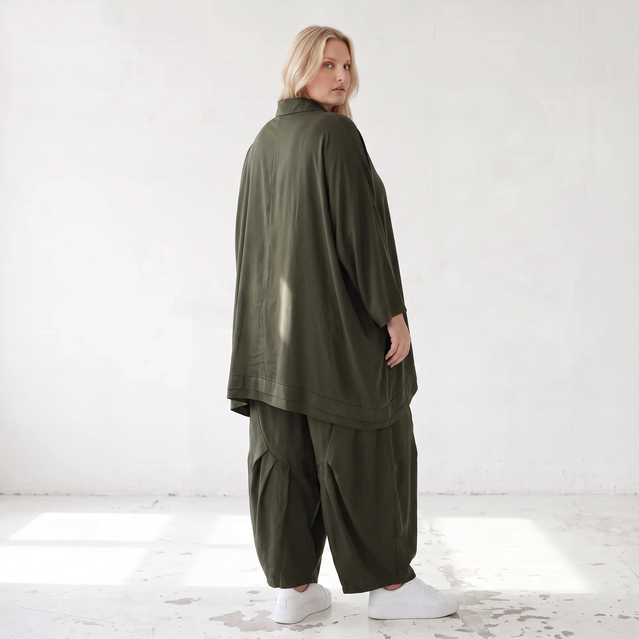 Damen Bluse Lagenlook Lyocell UrbanKhaki, A-Linie, 3/4-Arm, Knopfleiste, Oversize große Größen – AKH Premium
