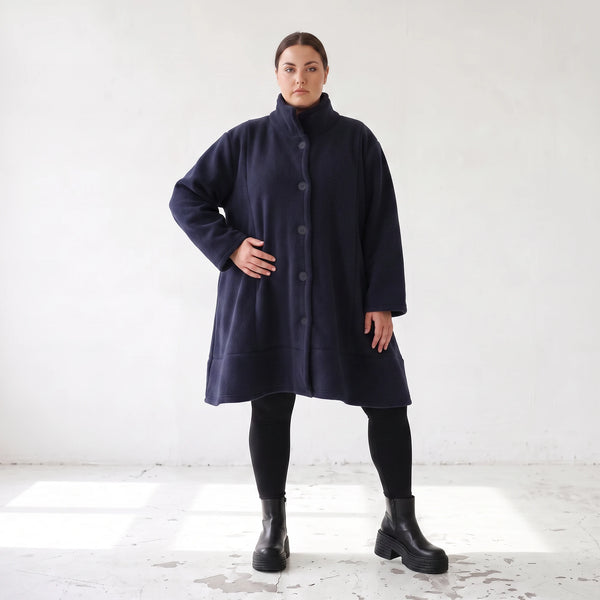 Marine Teddyjacke aus Flauschstoff in A-Linie mit Kellerfalte am Rücken warm und weich
