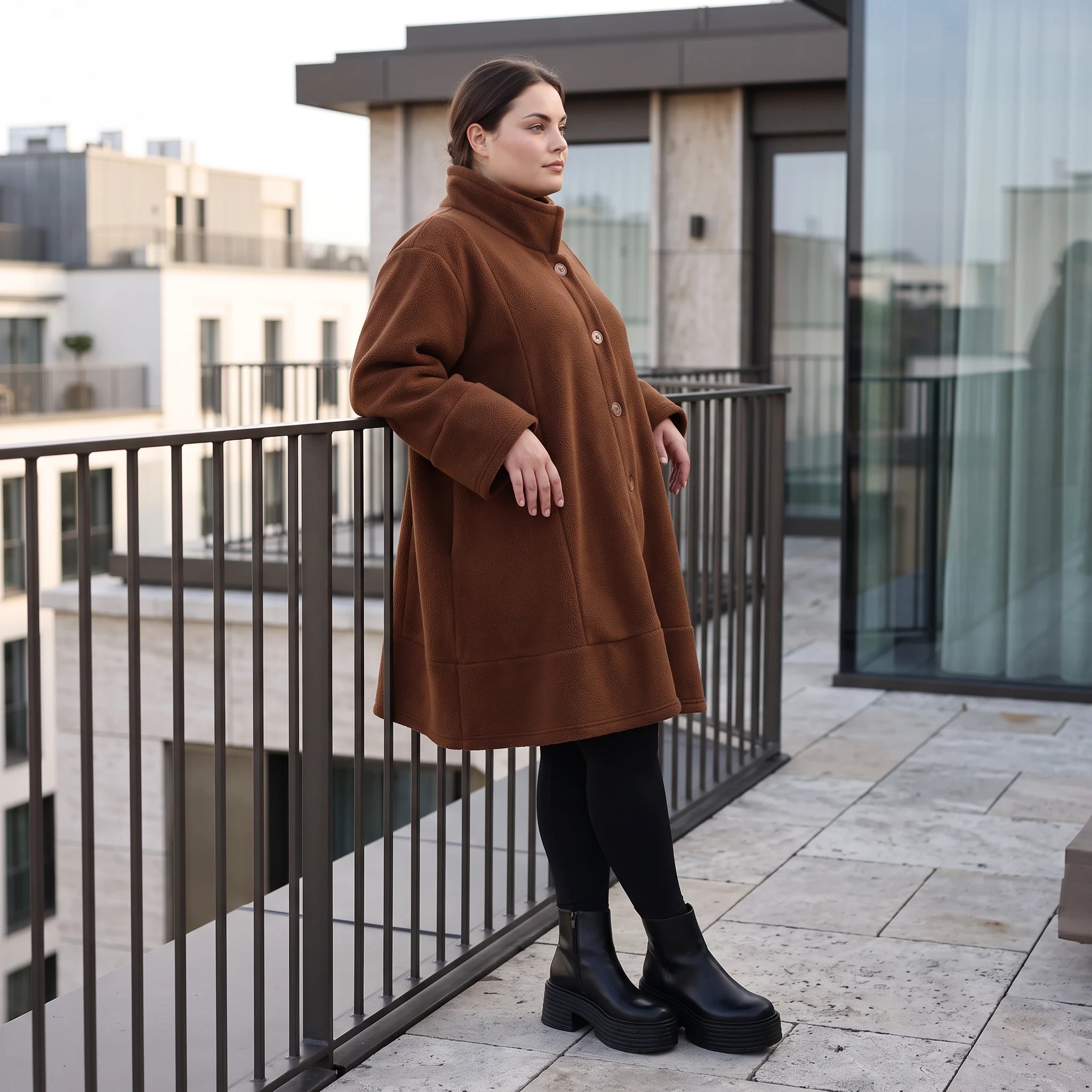 Braune Teddyjacke in A-Linie mit Kellerfalte Stehkragen und Knopfleiste für Winter