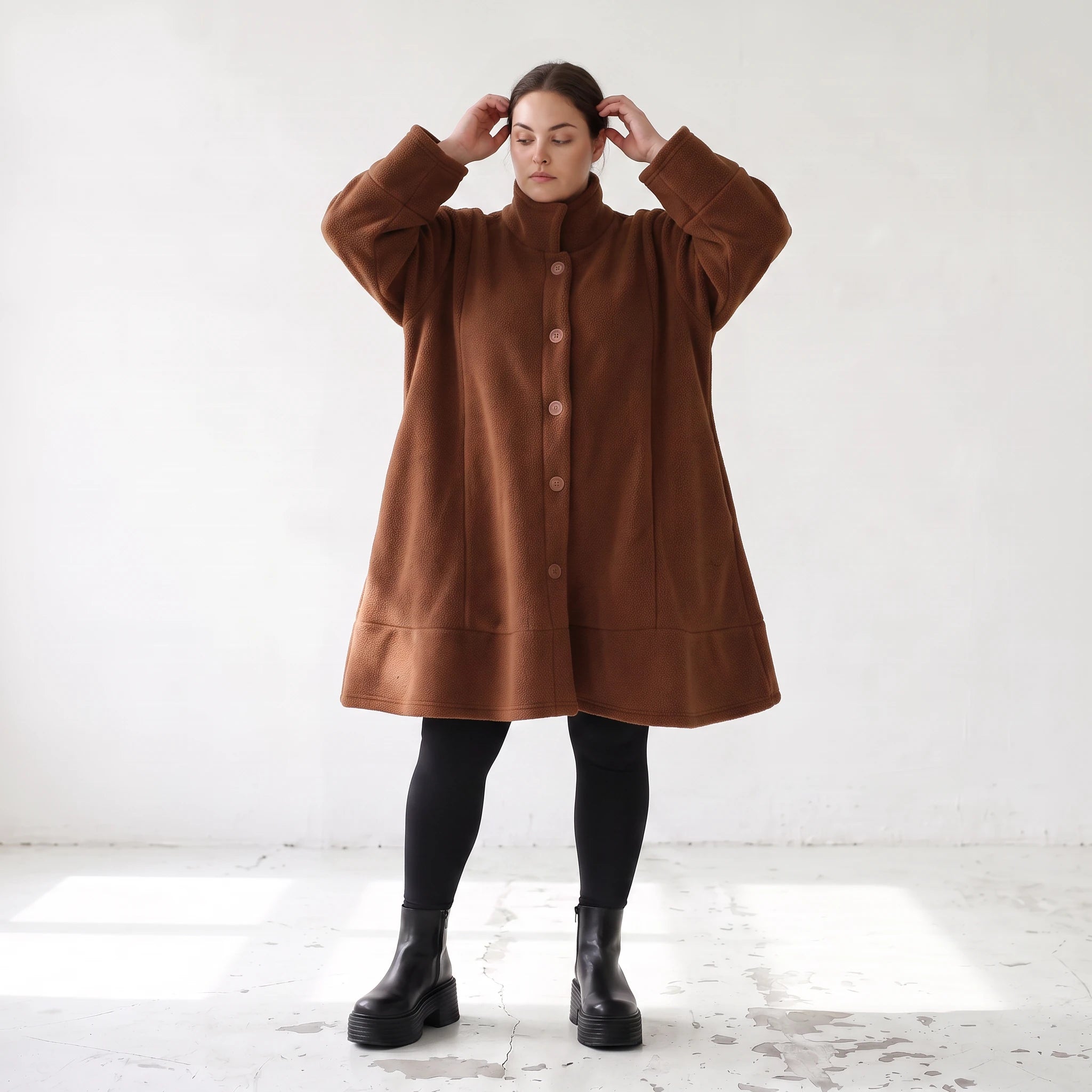 Braune Teddyjacke in A-Linie mit Kellerfalte Stehkragen und Knopfleiste für Winter