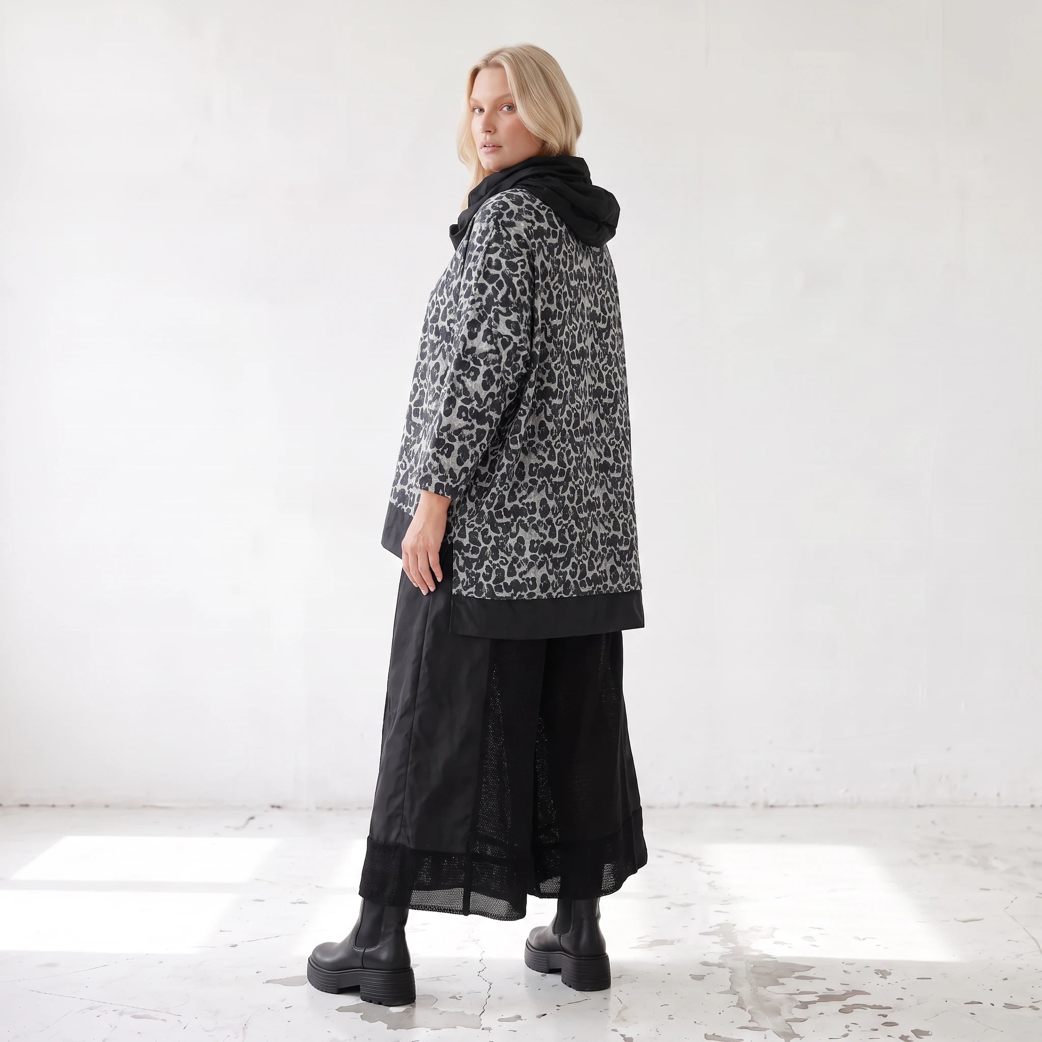 Damen Shirt Lagenlook Viskose Schwarz/Grau, asymmetrisch, Langarm, Rollkragen, Oversize große Größen – AKH Premium