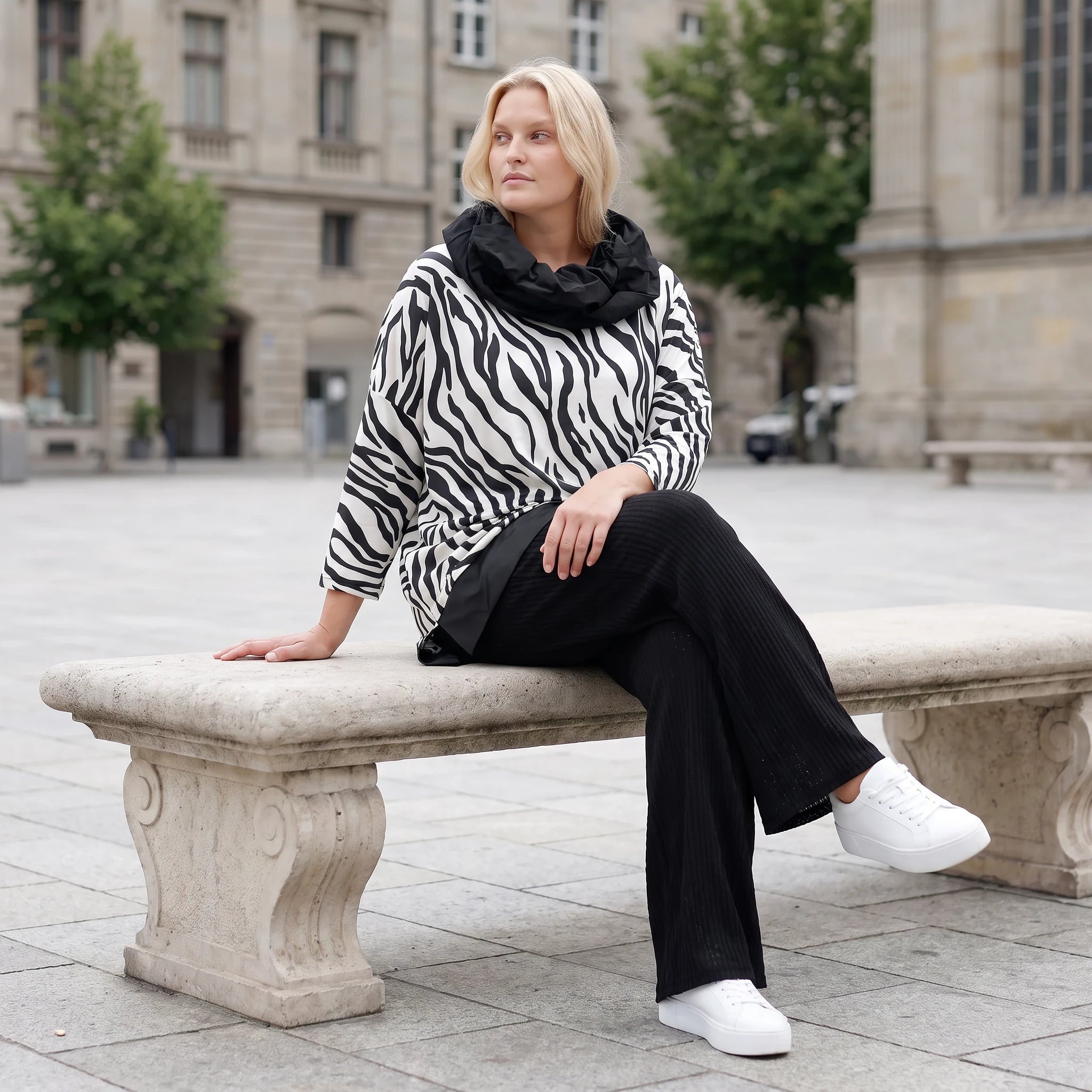 Damen Shirt Lagenlook Viskose Schwarz/Weiß, asymmetrisch, Langarm, Kapuze, Oversize große Größen – AKH Premium