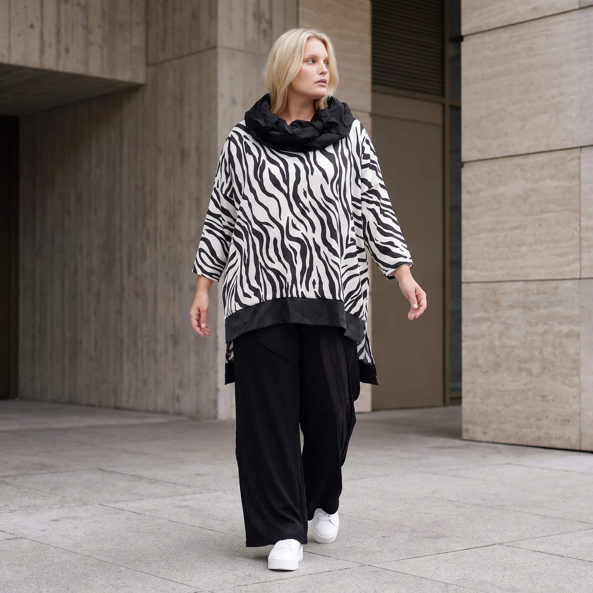 Damen Shirt Lagenlook Viskose Schwarz/Weiß, asymmetrisch, Langarm, Kapuze, Oversize große Größen – AKH Premium