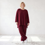 Bordeaux Langarmshirt in A-Linie aus French Terry mit Außennähten und Grafikprintdetail