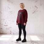 Kastiges Langarmshirt aus French Terry mit Statement Print und sichtbaren Außennähten