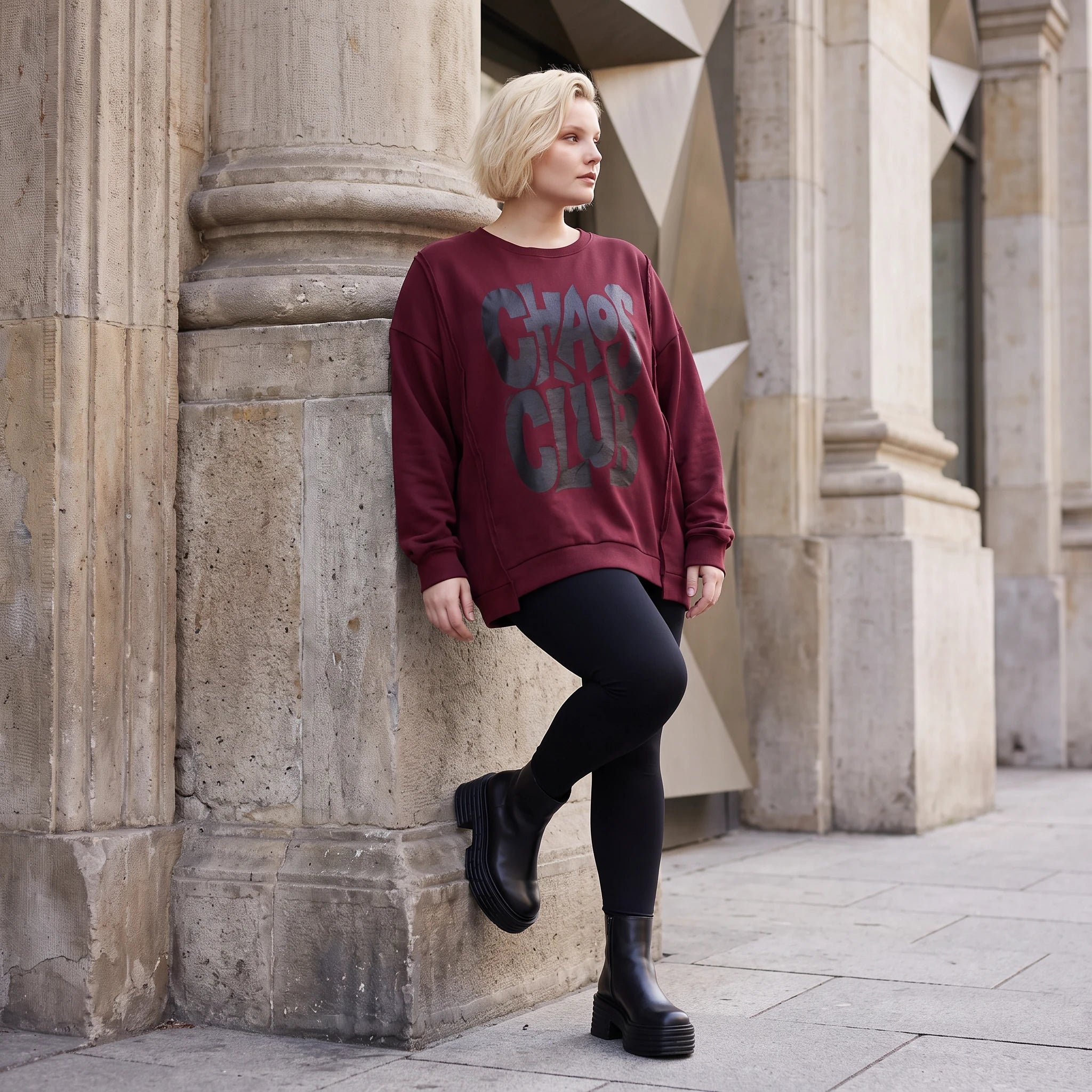 Kastiges Langarmshirt aus French Terry mit Statement Print und sichtbaren Außennähten
