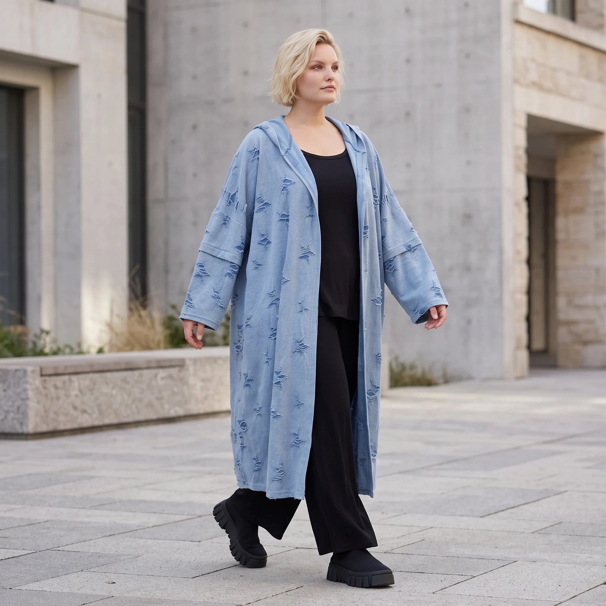 Jeansblauer Kapuzencardigan aus Baumwolljersey mit Elasthan mit lockerem geradem Schnitt