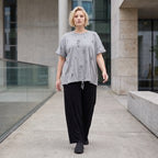 Graues Shirt im Destroyedlook aus weichem Jersey mit Rundhalsausschnitt geradem Schnitt