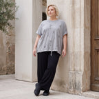 Graues Shirt im Destroyedlook aus weichem Jersey mit Rundhalsausschnitt geradem Schnitt
