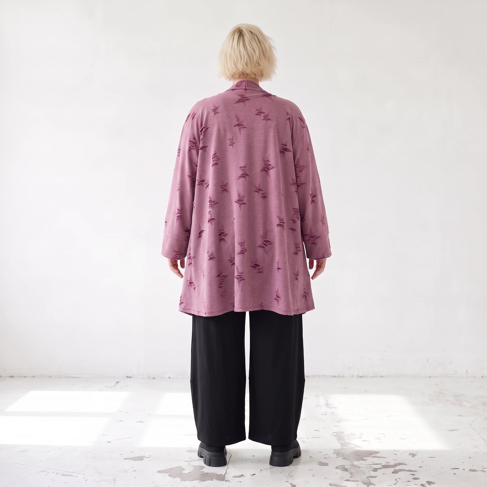 Weinroter Cardigan in A-Linie mit U-Ausschnitt Sternenmotiv im Destroyedlook Taschen