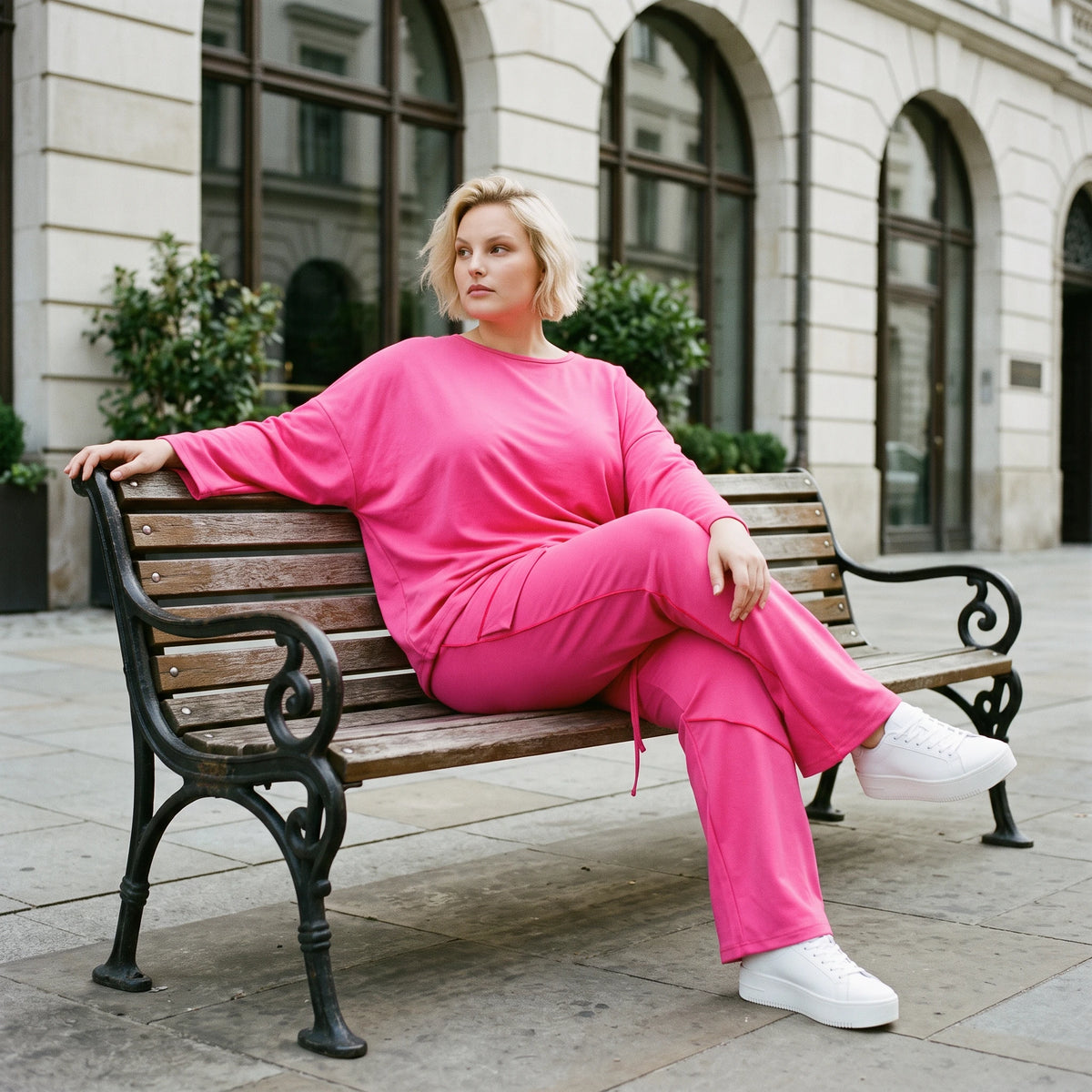 Langarmshirt in Fuchsia aus Travellerstoff mit Stretch kastig geschnitten mit Tunnelzug