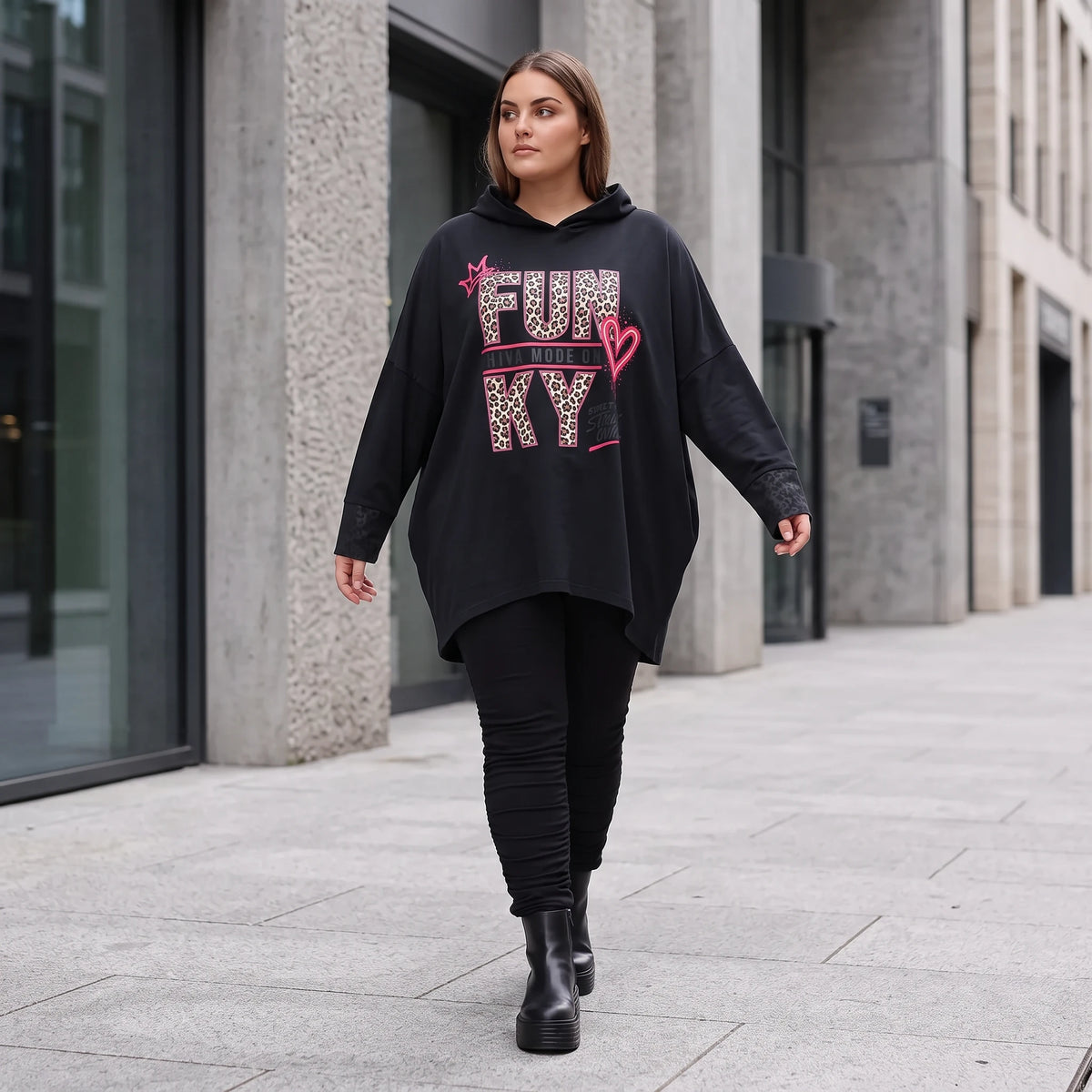 Schwarzer Kapuzenpulli mit Leo Print aus softem French Terry mit Kapuze Seitentaschen