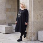 Kleid in OldBlack aus weichem French Terry in Ballonform mit Rundhalsausschnitt Langarm