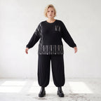 Schwarzes Basicshirt aus Viskosejersey mit Stretch und Brusttasche in geradem Schnitt