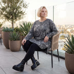 Milano Strickkleid in Grau/Schwarz mit Rundhalsausschnitt aus feiner Stretchqualität