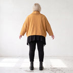 Plüschshirt mit Rollkragen in Creme weich warm mit kastiger Passform für den Winteralltag