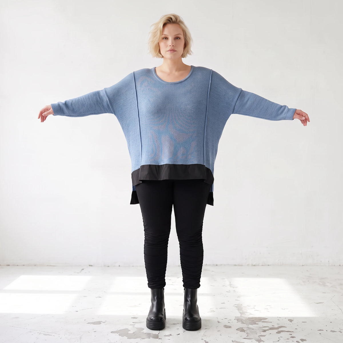Strickpullover aus Baumwolle weich und warm mit Vokuhila Schnitt und Seitenschlitzen