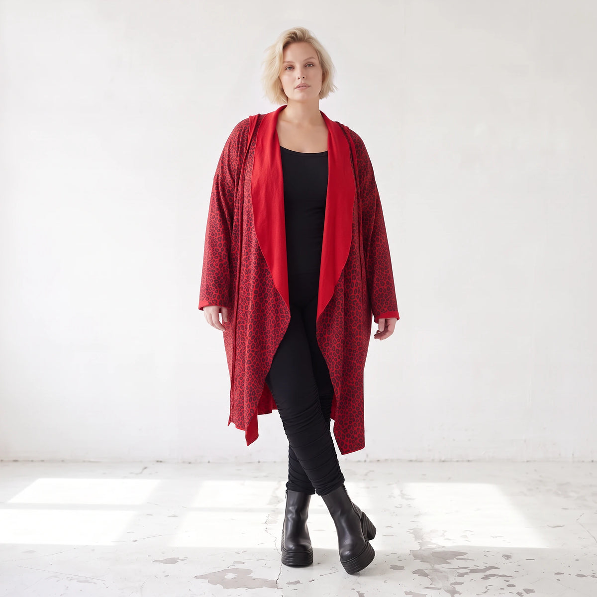 Cardigan aus French Terry in gerader Form mit Stehkragen offener Front und Baumwollmix