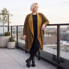 Cardigan in Camel aus feinem French Terry mit Stehkragen in geradem Schnitt aus Italien