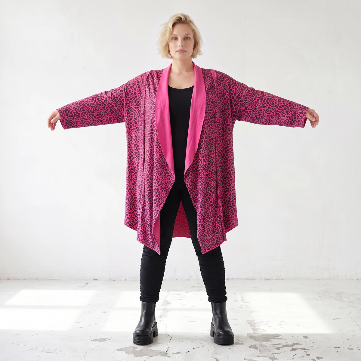 Cardigan aus weichem French Terry mit Stehkragen geradem Schnitt und Seitentaschen