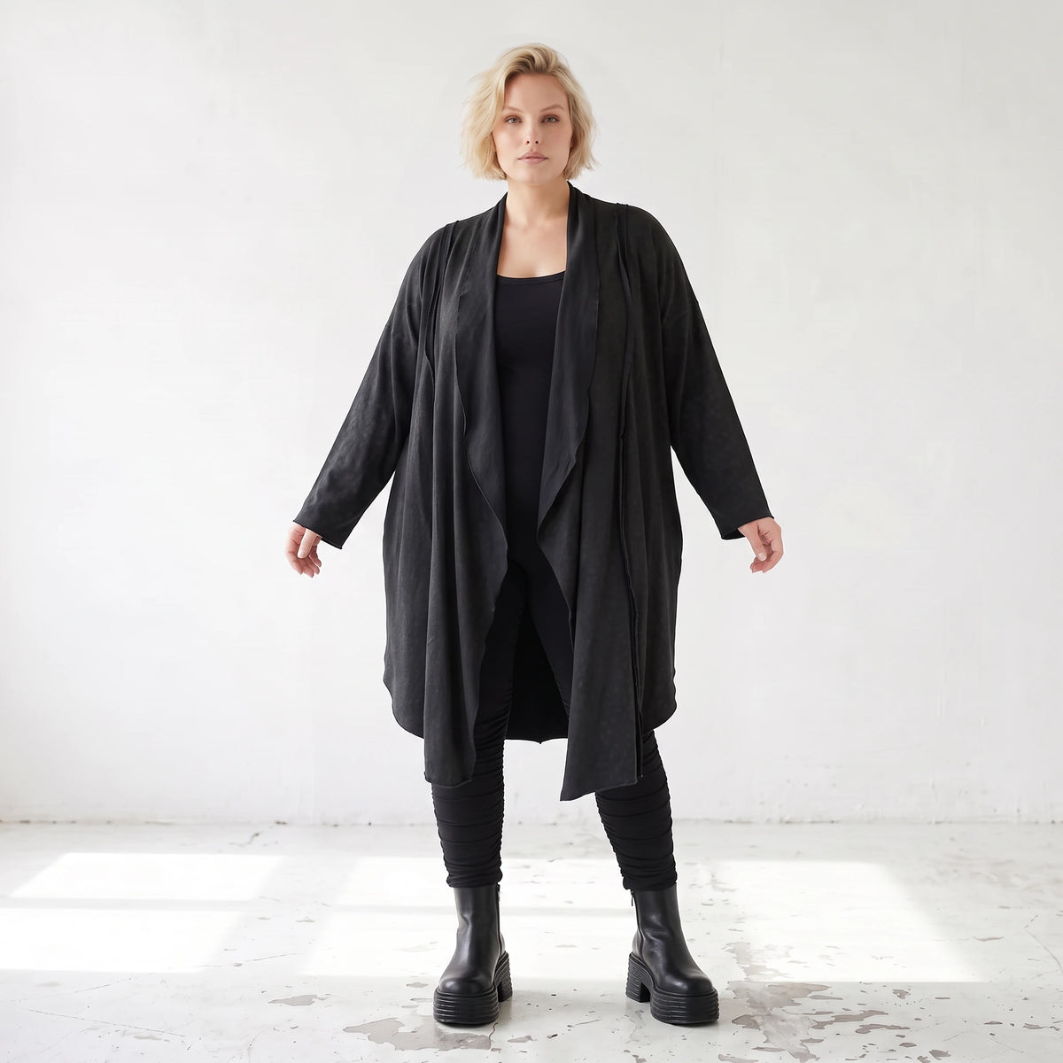 Cardigan aus French Terry mit Stehkragen Faltennaht und Seitentaschen ohne Verschluss