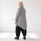 Bengalinebluse in Schwarz/Weiß A-Linie mit Rundhalsausschnitt Taschen und Zipfelsaum