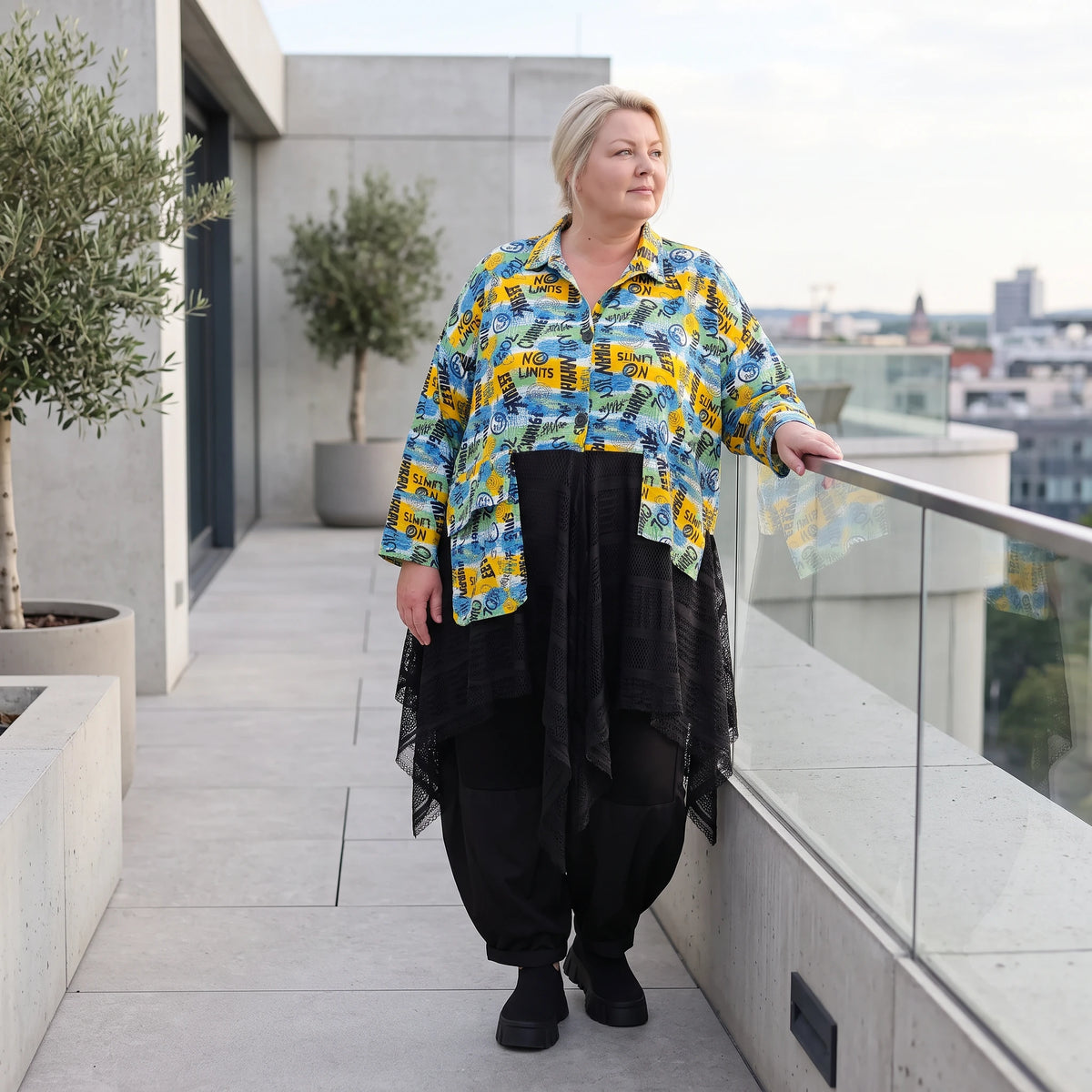 Gelb/Multi Jerseyjacke in A-Linie mit Netzeinsatz Hemdkragen Knopfleiste Zipfelsaum