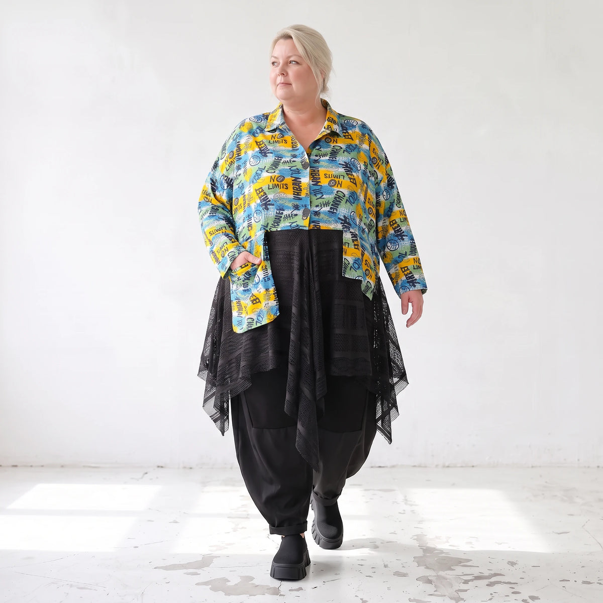 Gelb/Multi Jerseyjacke in A-Linie mit Netzeinsatz Hemdkragen Knopfleiste Zipfelsaum