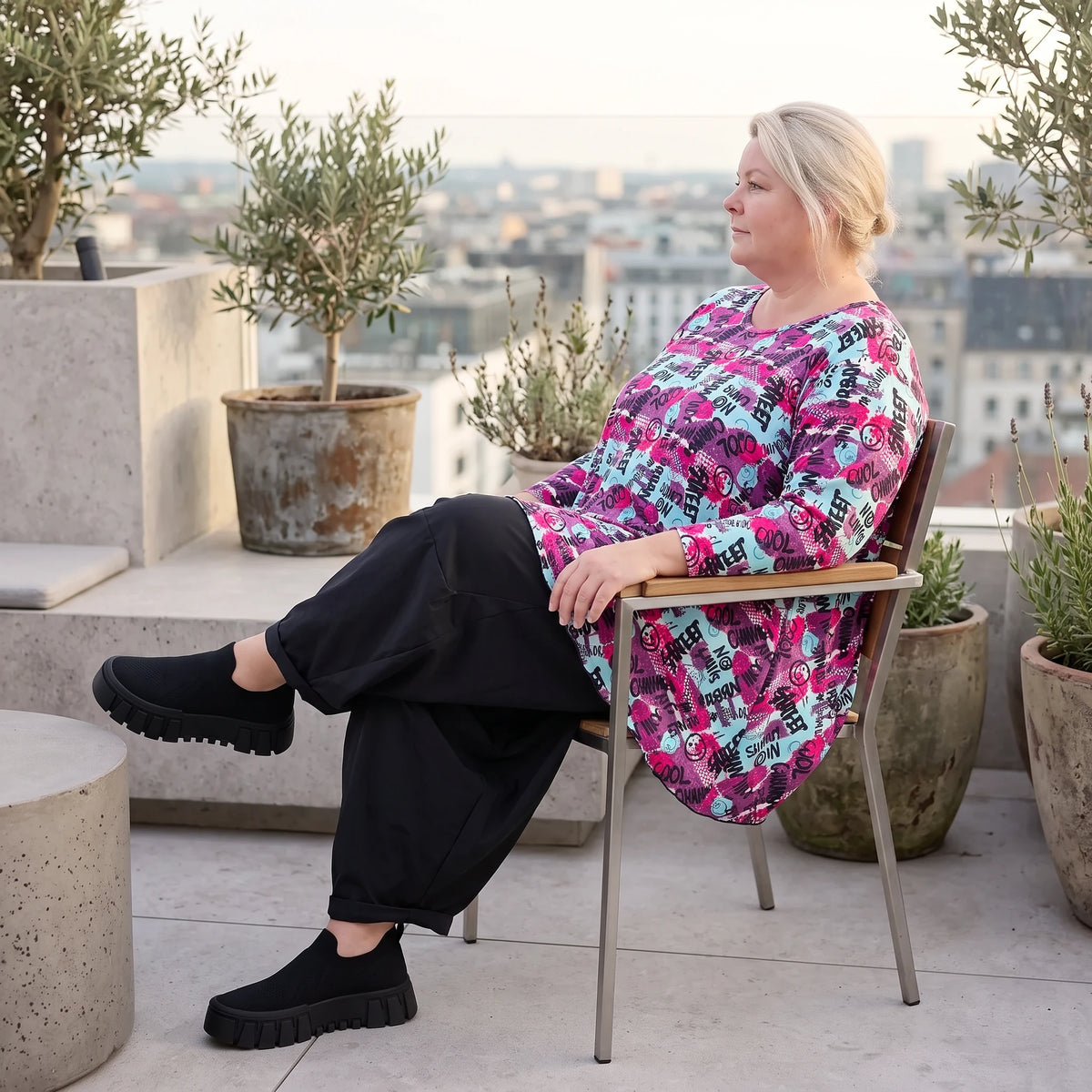 Jerseyshirt in Lila/Multi mit Rundhalsausschnitt A-Linie und 7/8-Arm in Stretchqualität