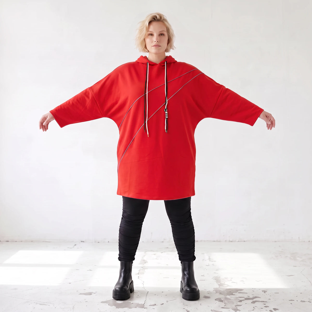 Roter Fleece Hoody in lässiger Passform kuschelig weich warm und bequem für kalte Tage