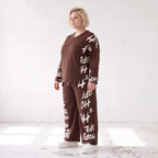 Braunes Fleeceshirt aus Stretchstoff mit V-Ausschnitt in geradem Schnitt weich und warm