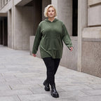 Grüner Ripphoodie aus Stretchmaterial mit Kapuze Kängurutasche und geradem Schnitt