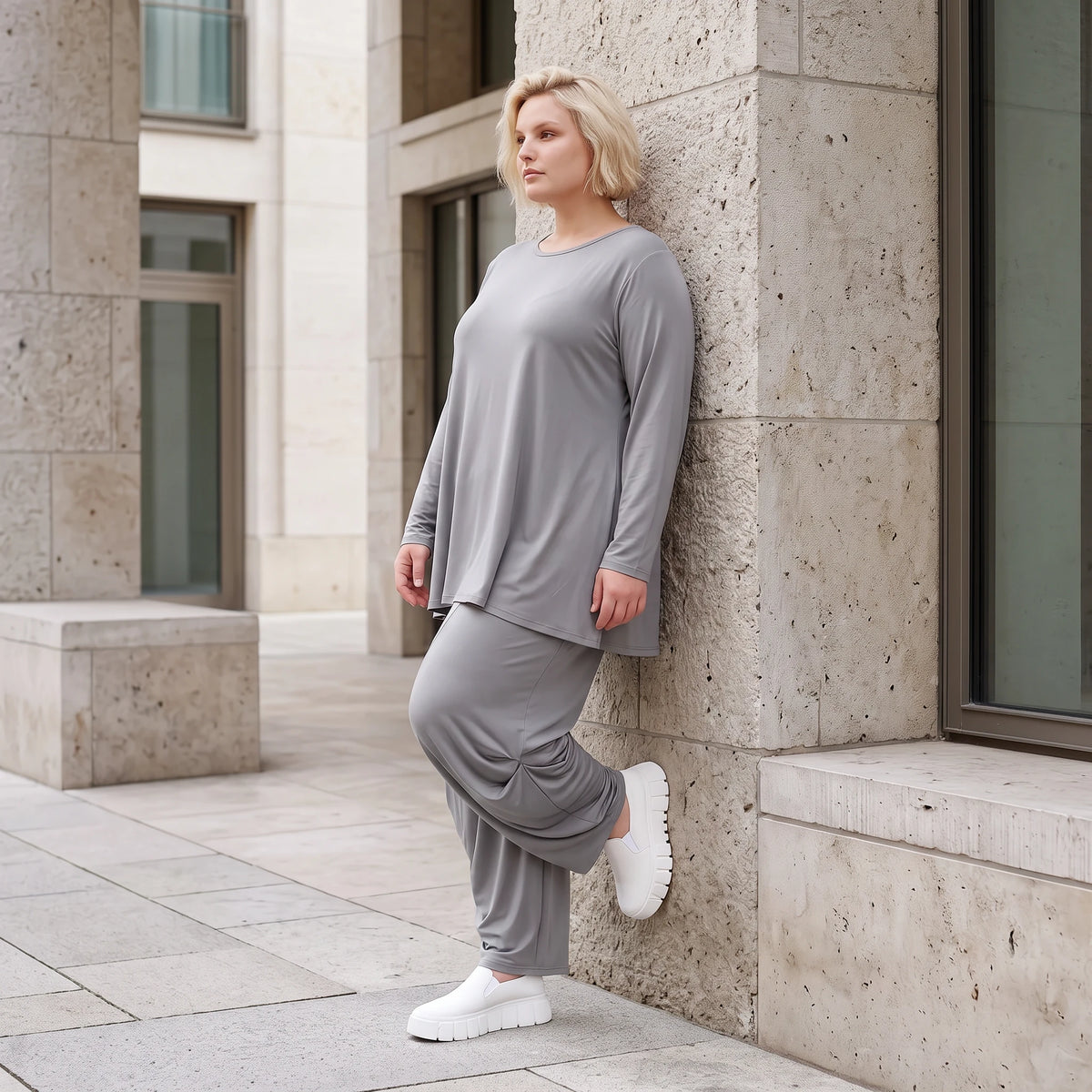 Langarmshirt in Glockenform aus Slinky mit Stretch und Rundhalsausschnitt fließend