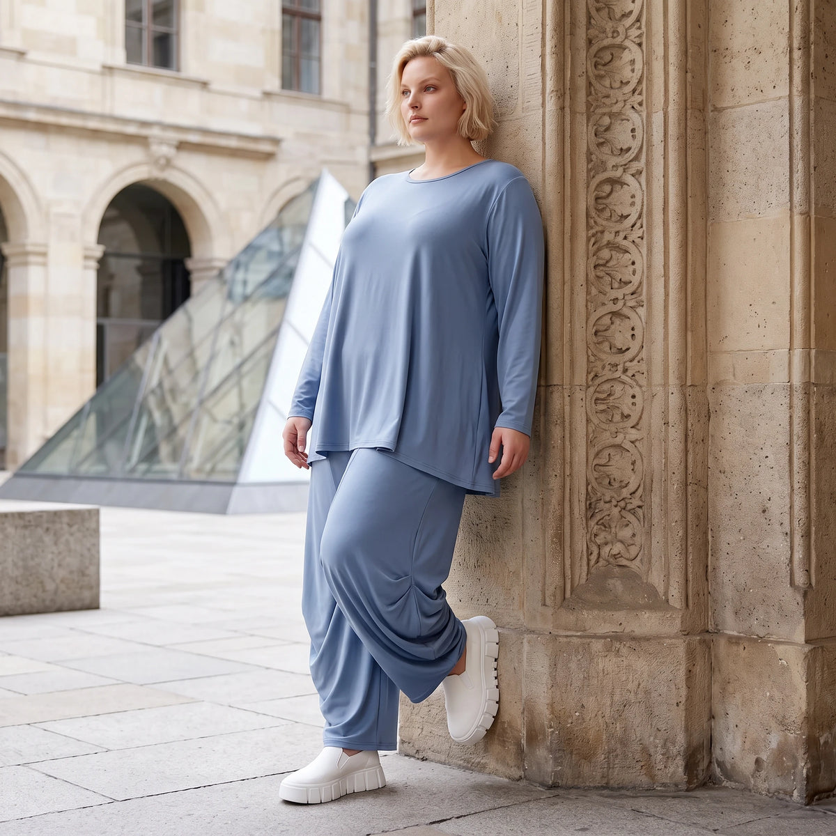 Langarmshirt in Glockenform aus weichem Stretchstoff mit Rundhalsausschnitt Basic