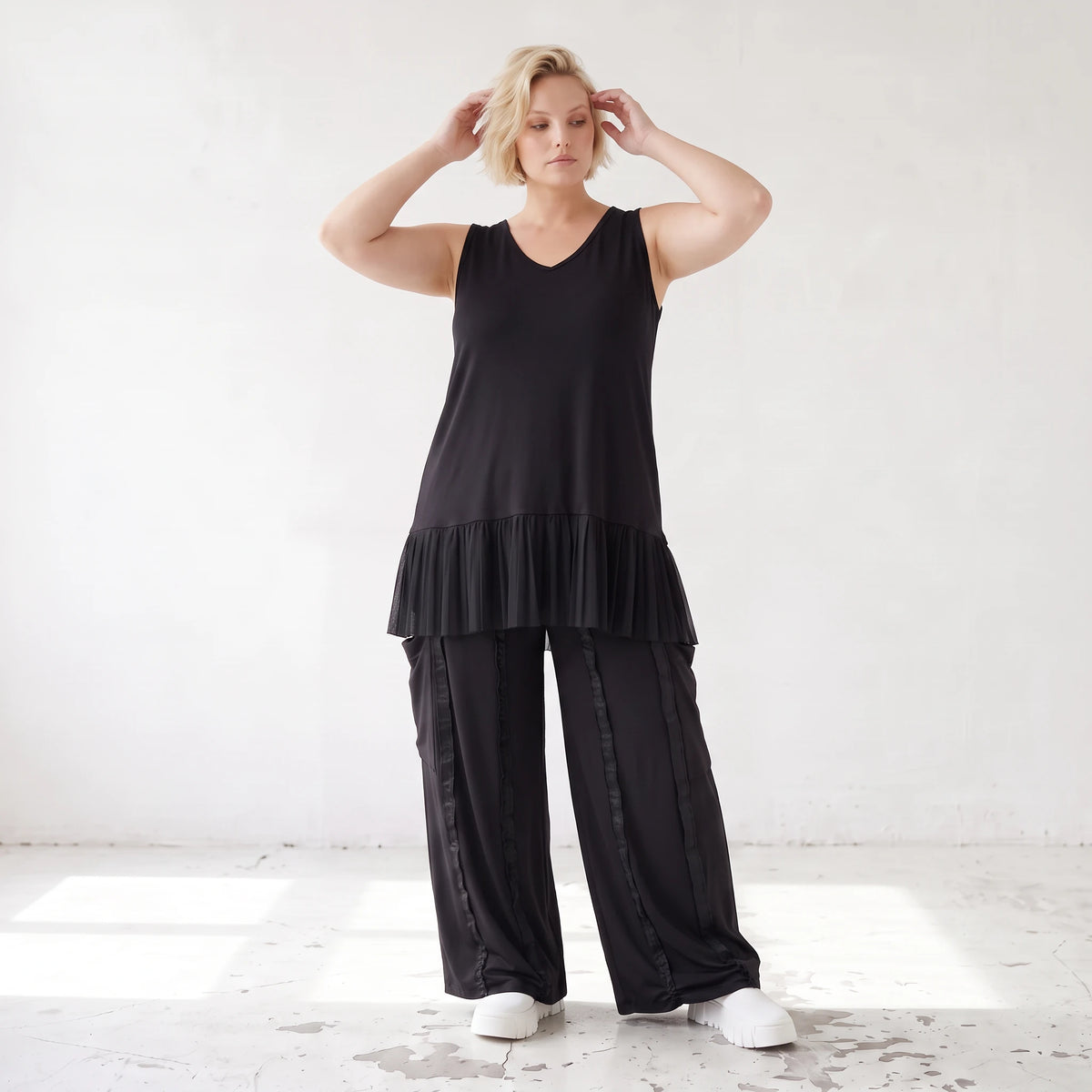 Schwarze Slinkyhose mit Stretchkomfort geradem Schnitt und bequemem Bund ohne Verschluss