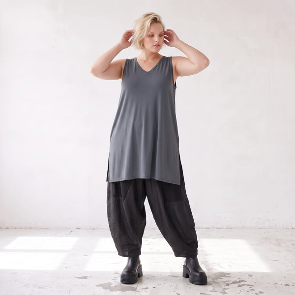 Slinkytop mit V-Ausschnitt geradem Schnitt und seitlichen Schlitzen aus Stretchmaterial