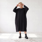 Jerseykleid in Ballonform mit V-Ausschnitt aus Stretchjersey und elastischem Saum