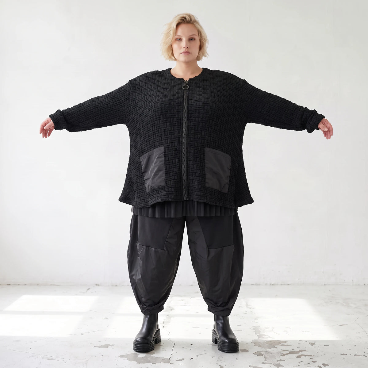 Kuschelige Strickjacke in Glockenform mit Reißverschluss Taschen und Stretchkomfort