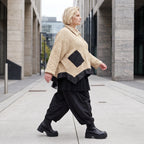 Beige Strickjacke in A-Linie mit Hemdkragen Zipfelsaum und warmem weichem Stretchgriff