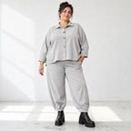 Graue Jeansjacke in weicher Stretchqualität mit Vokuhilaschnitt und bequemem Sitz